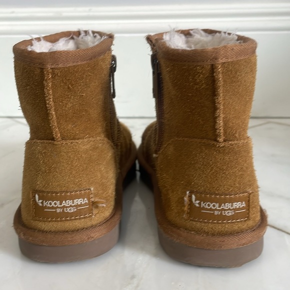 Koolaburra by UGG, little girls sheepskin Sherpa suede ankle boot size VGUC - Picture 4 of 9
